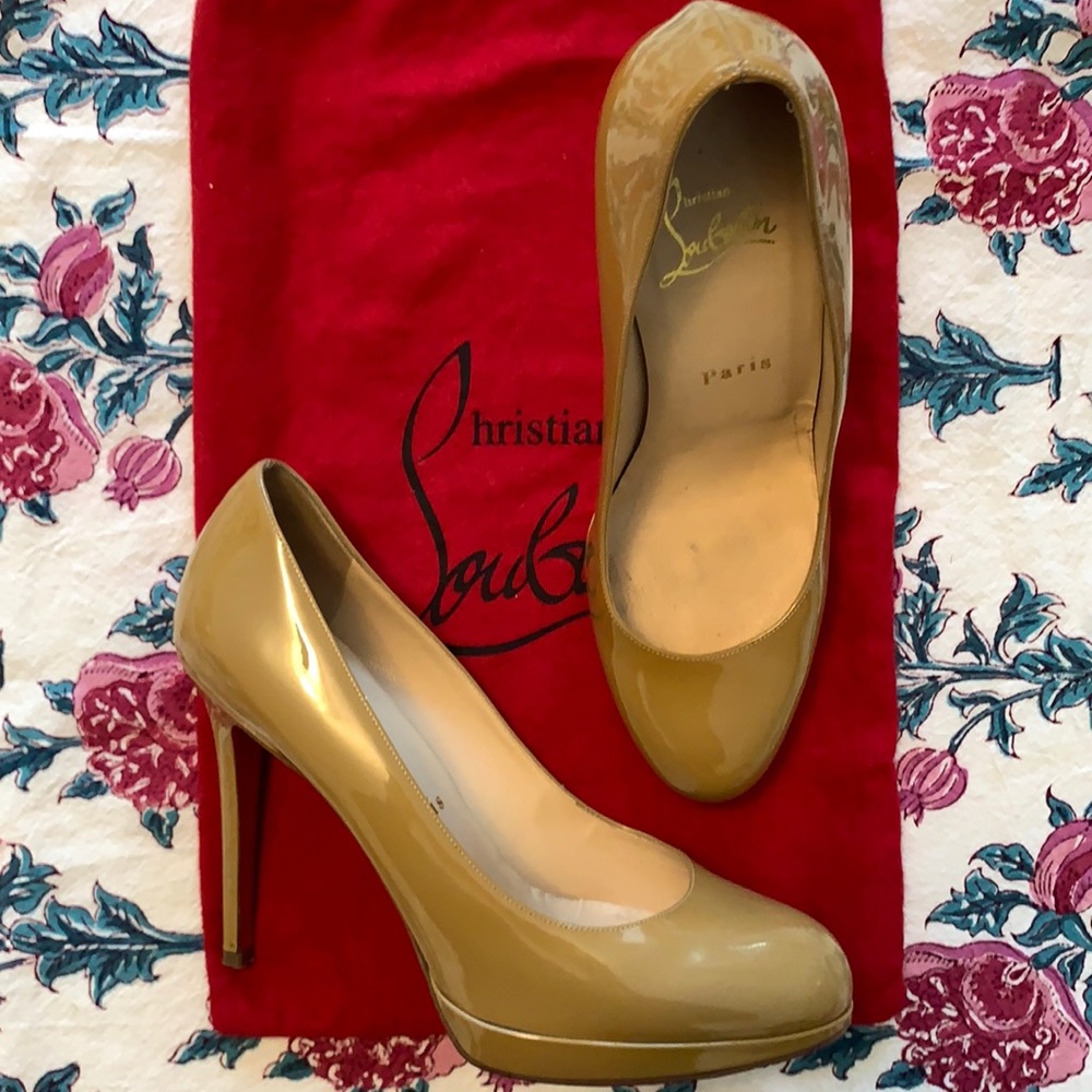 Louboutin Nude Filo Pump 7.5 (37.5) - Barely Worn